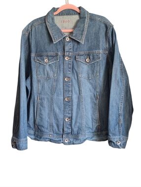 2X • IZOD • Medium Blue Denim Jacket with Chest Pockets